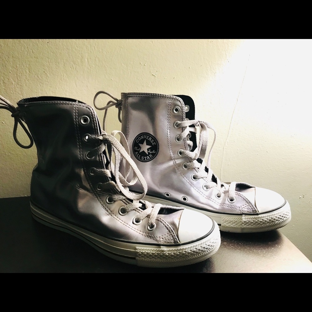 Converse Chuck Taylor Hi-Top Sneakers